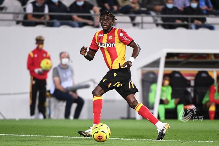 法甲倒计时，山东男篮集结日造点机会，细节引发关注，赛场秩序良好，资深球员宣示担当的简单介绍