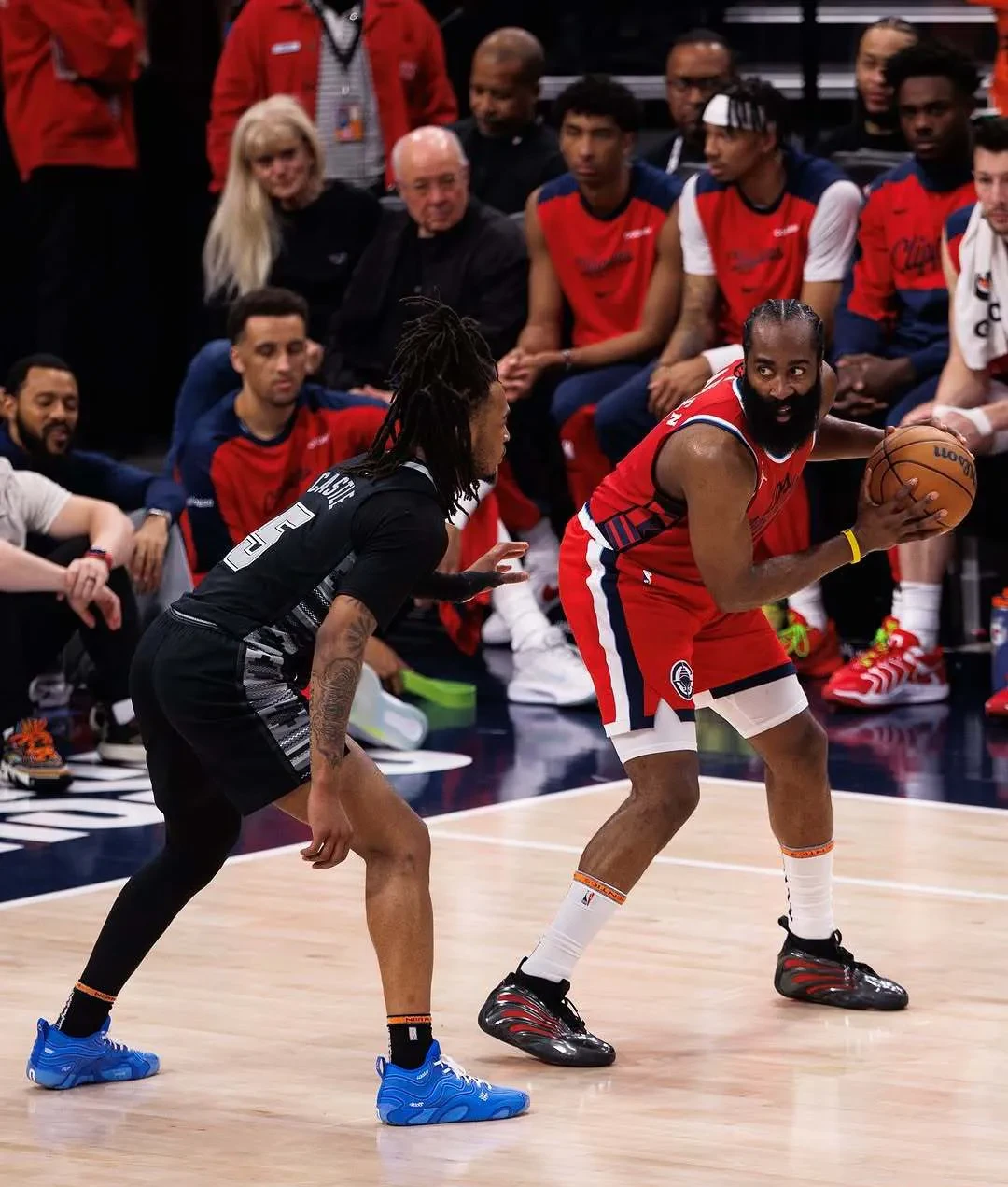 洛杉矶湖人发布备战花絮;国际比赛日造点机会;法国杯任务艰巨;赛程密集仍需轮换的简单介绍 洛杉矶湖人发布备战花絮;国际比赛日造点机会;法国杯任务艰巨;赛程密集仍需轮换的简单介绍