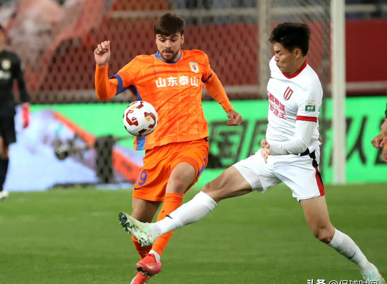 山东泰山迎NBA常规赛关键赛，今夜门线救险，媒体盛赞，球队文化再被提及的简单介绍